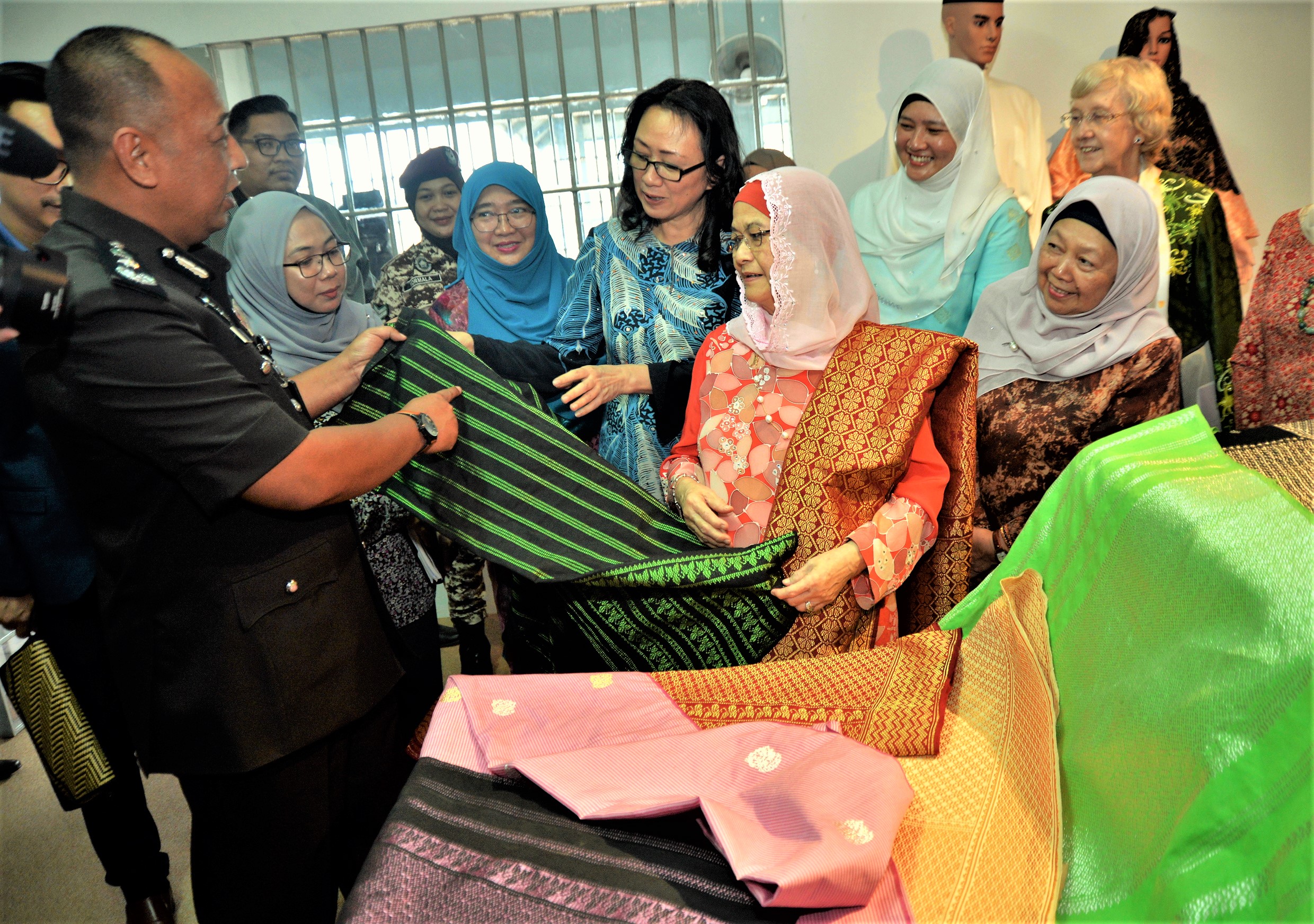 KCH-pjumaani songket-0203-rs 05