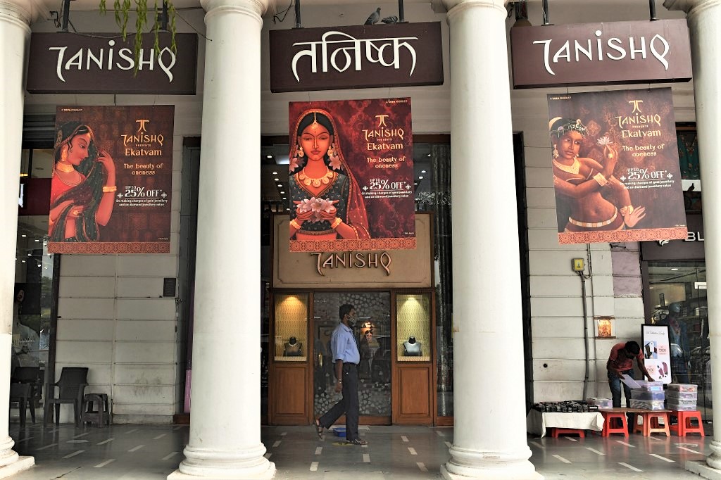 INDIA-POLITICS-RELIGION-ADVERTISING