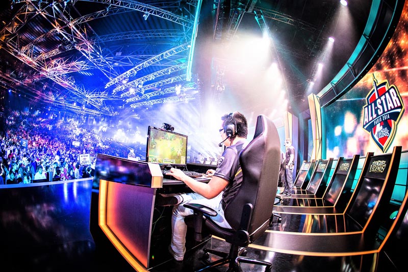 Cover E-sport tournaments