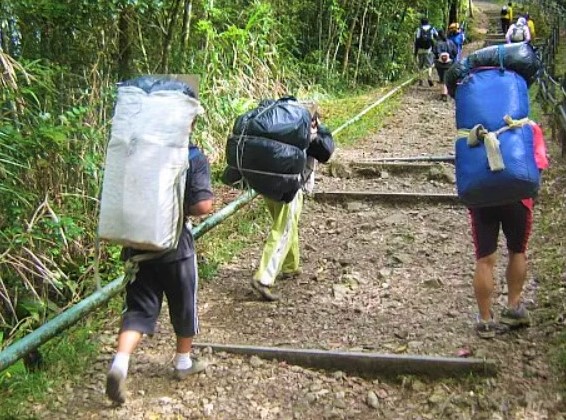 Mount Kinabalu porters 2