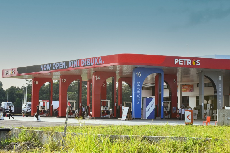 KCH&SV-premierpetros2b-0104-man (1)g