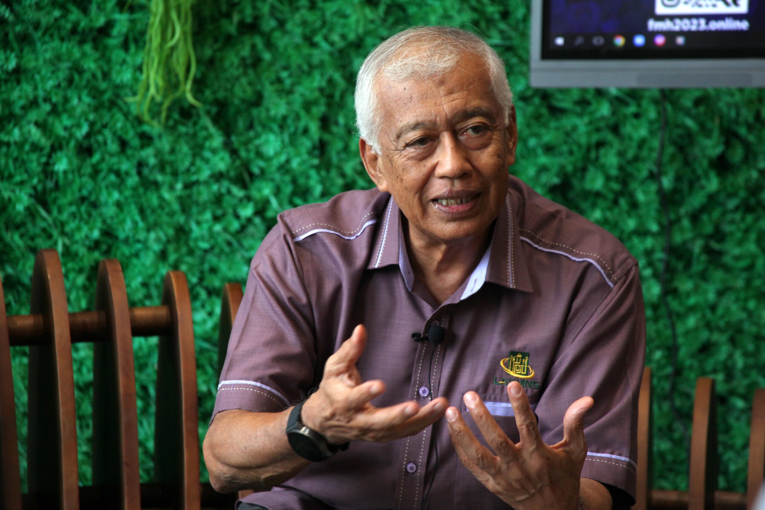 KCH-lakmnsinterview-2107-fk(3)