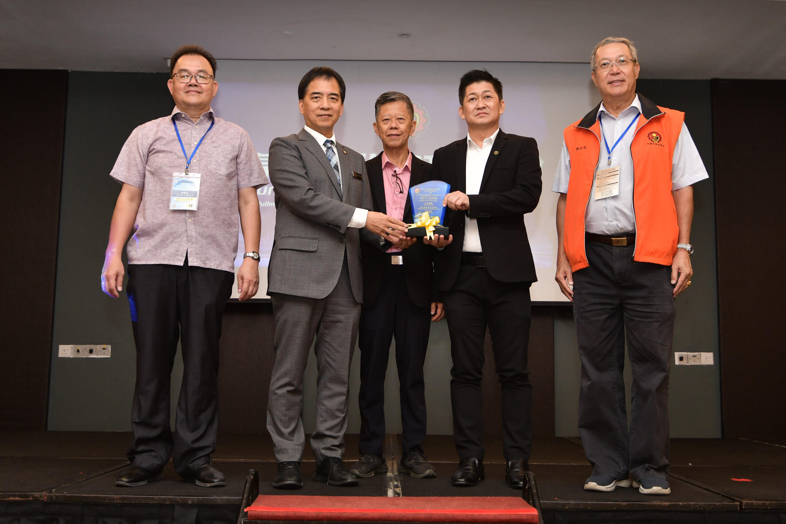 KCH&SS-hiiforum-0607-man1