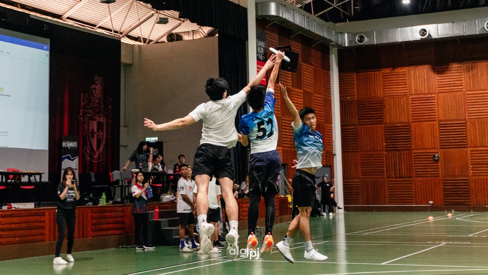 KCH-swinburne frisbee-1001-gl -2