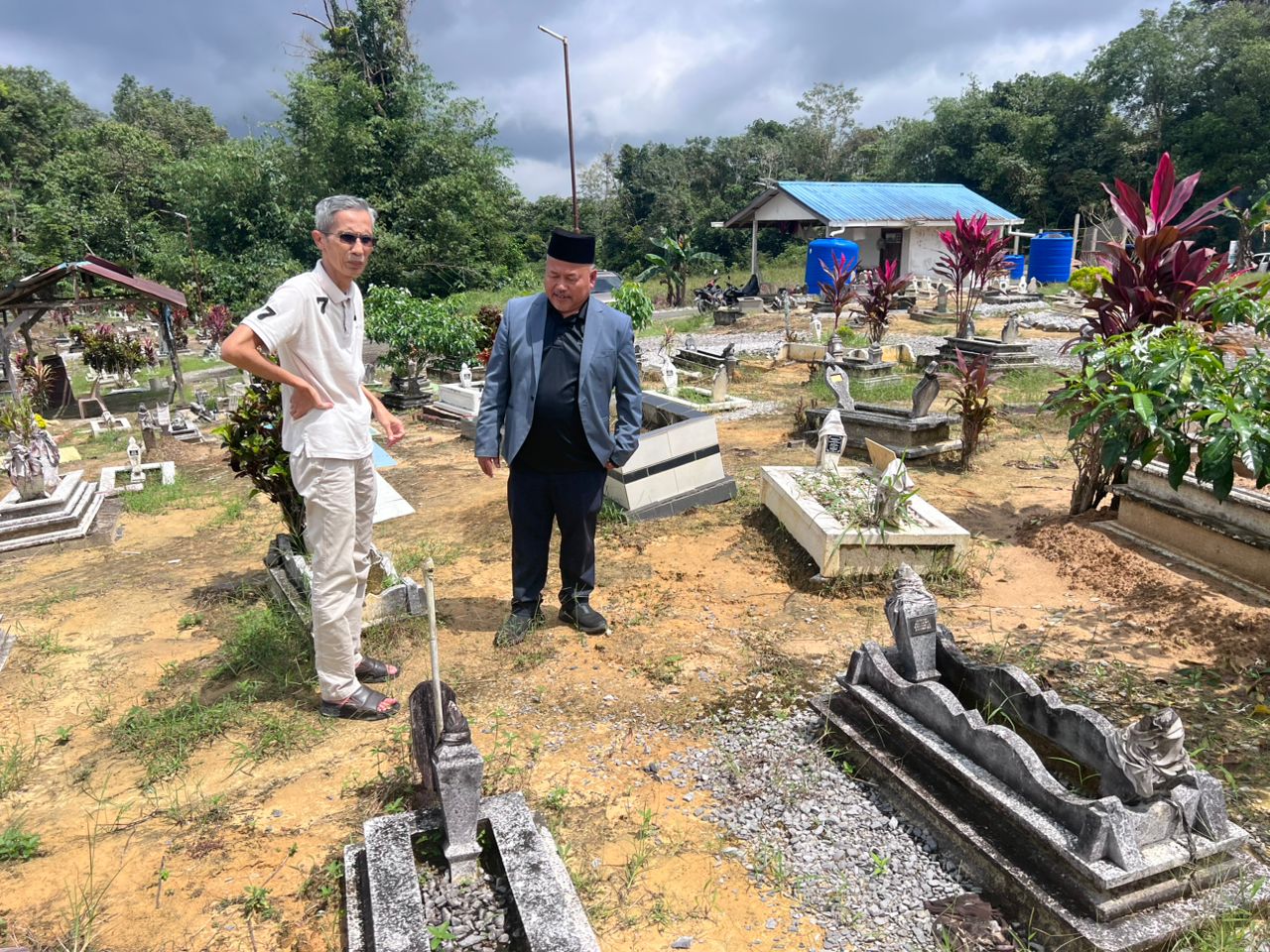 SRN-cemetery-rain-0702-nvl-1
