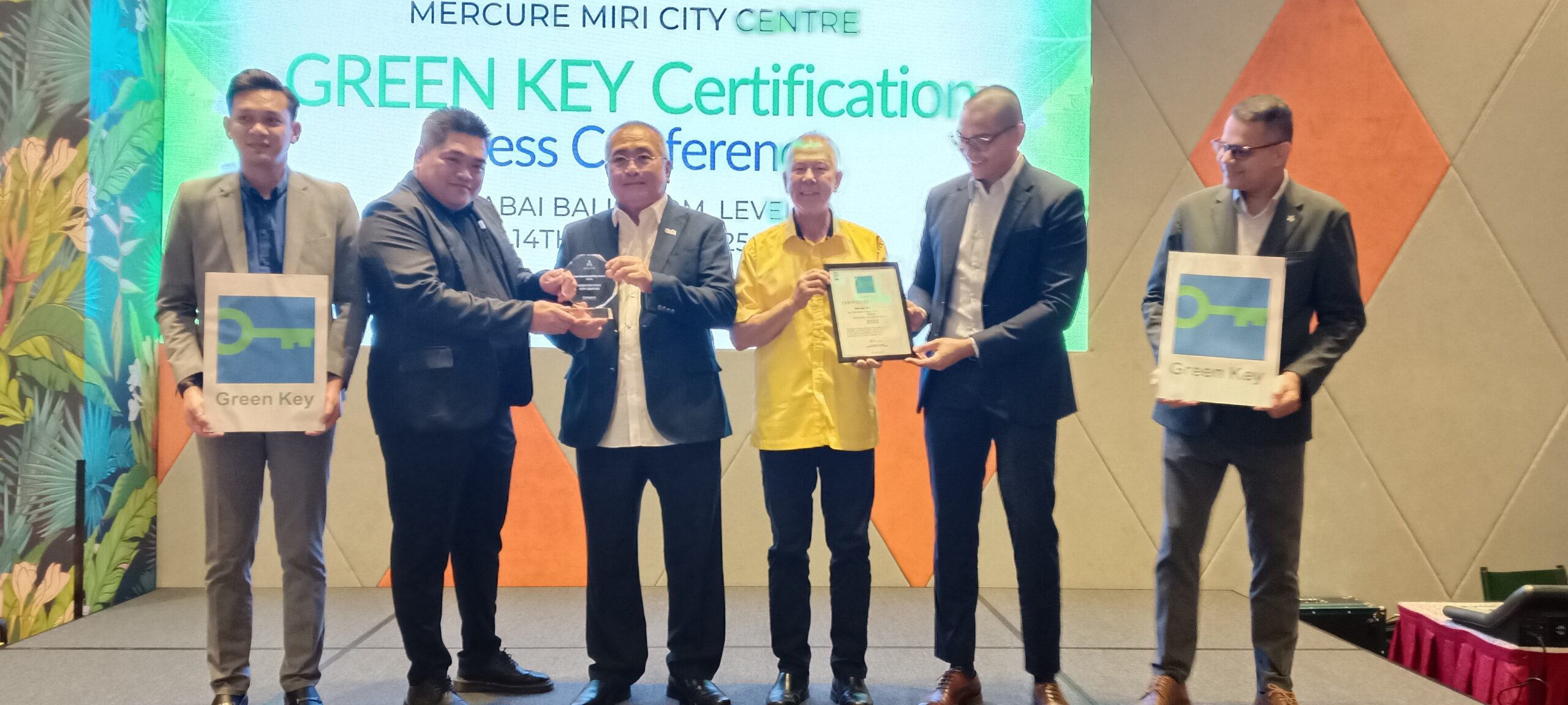 MCMU-Mercure Green Key-1403-mr p1