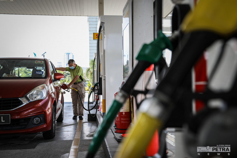 24052022-KUL-Fuel_Petrol_subsidies_Station_RON95_oil-SYEDAIMRAN10
