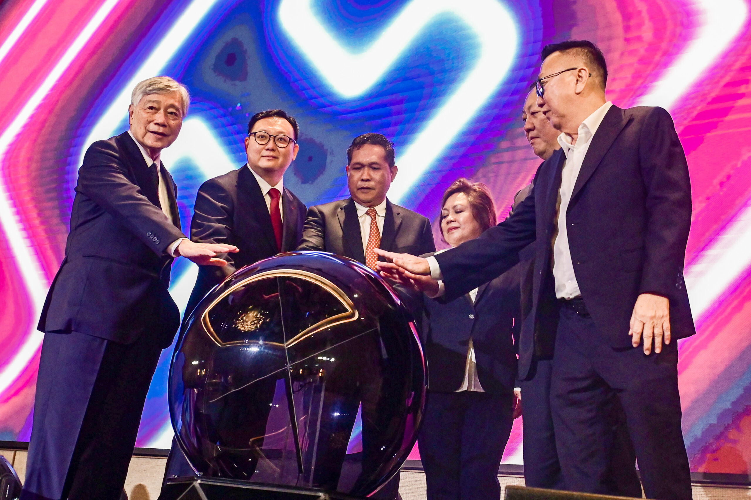 b1-1k-Hartanah Kenyalang launches IPO 1