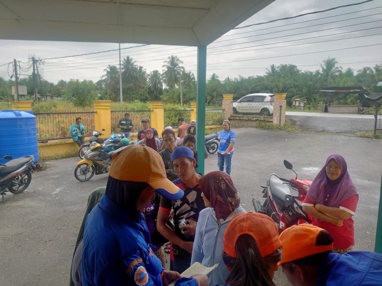 Rising Floodwaters Force PPS Open, 25 Evacuated | Sarawak Tribune