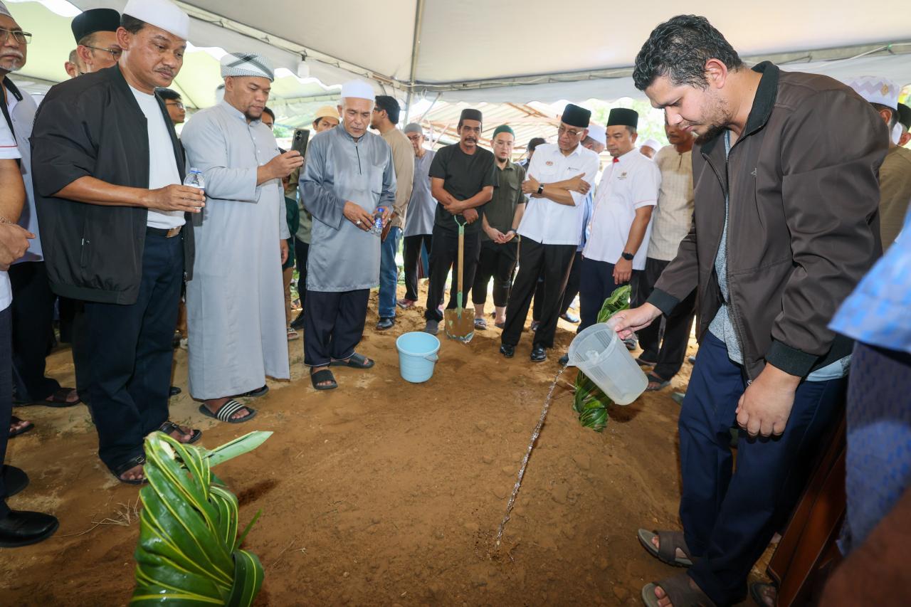 Helicopter Crash: Remains of Dr Ainul Baraah laid to rest in Pengkalan Chepa