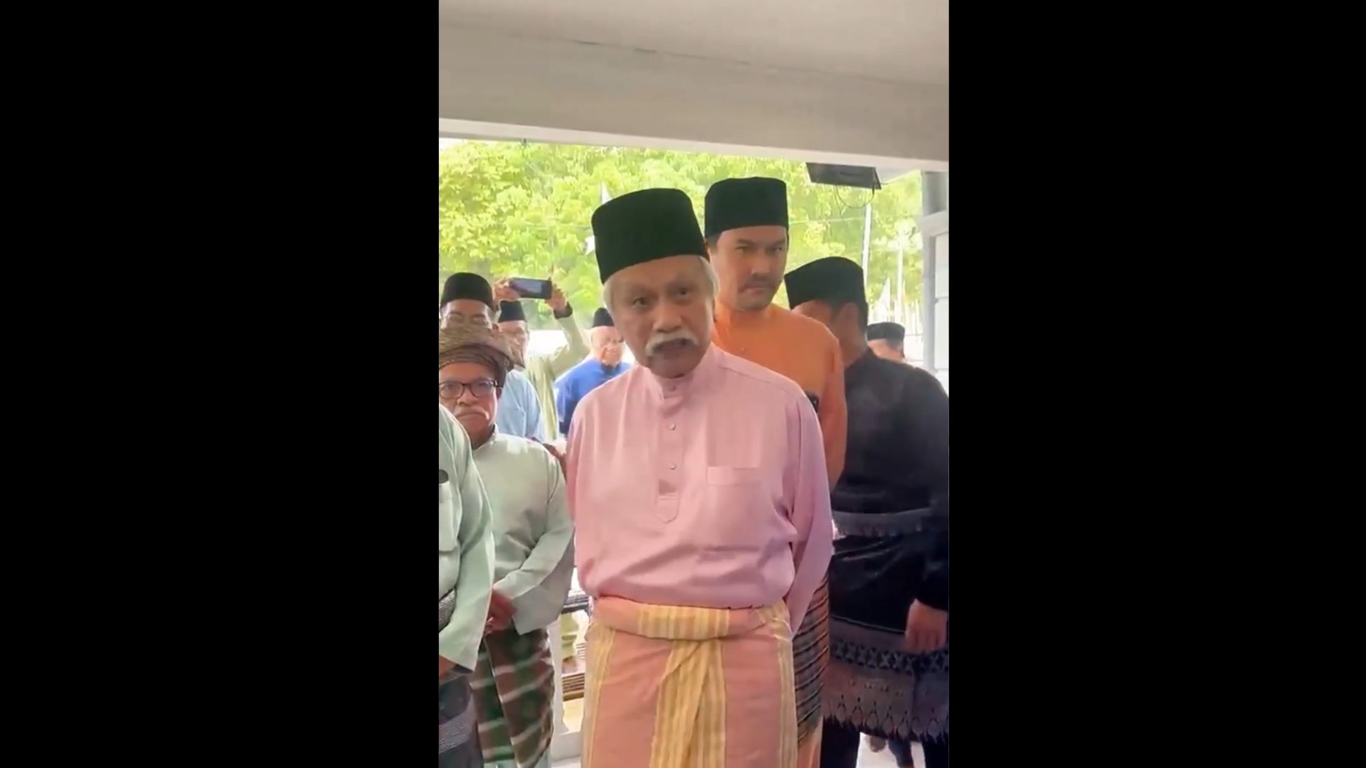 Tuanku Muhriz rebukes Negeri Sembilan MB in public
