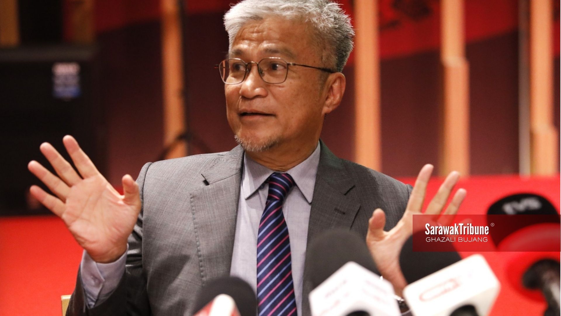 FTES students must pass BM to graduate, says Annuar