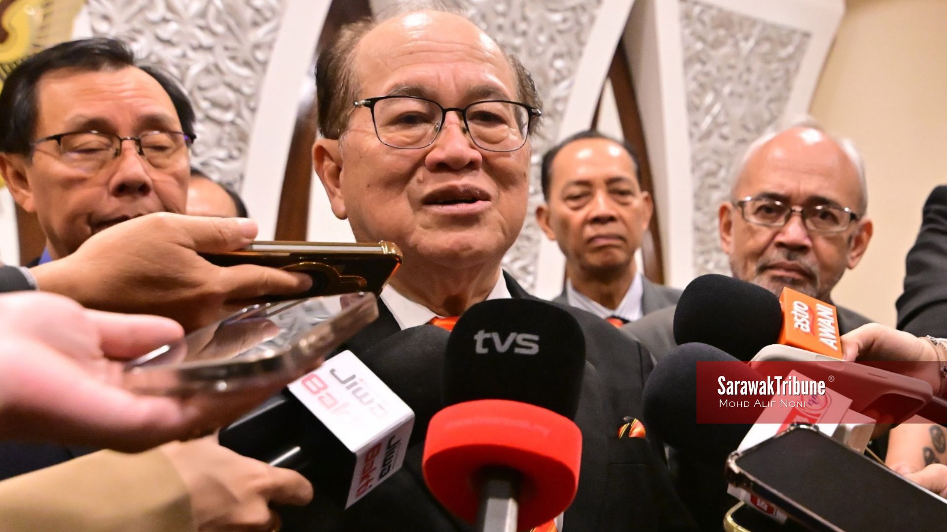 Uggah hands over cheques for RM20 mln to mission schools
