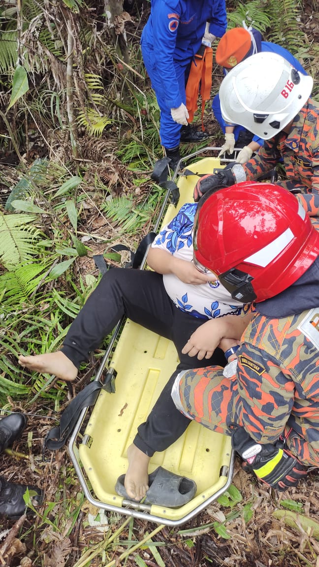 Two injured in Julau single-vehicle crash
