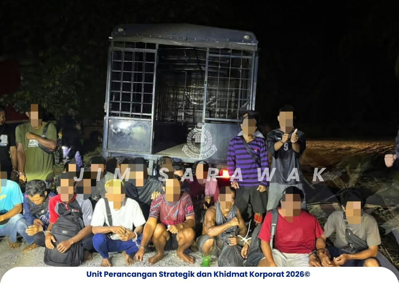 26 foreigners detained in immigration swoop on Lundu plantations